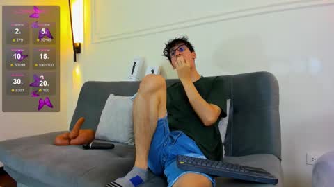 Snapshot of camilo_stark chatting on December 2, 2025, 3:23 am Camilo online show from December 2, 2025, 3:23 am