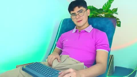 Snapshot of camilo_xcam chatting on October 29, 2025, 8:54 pm CAMILO online show from October 29, 2025, 8:54 pm