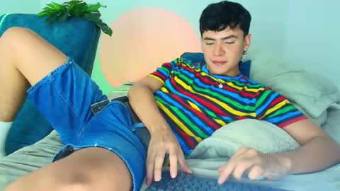 Snapshot of camilo_xcam chatting on November 25, 2025, 9:37 pm CAMILO online show from November 25, 2025, 9:37 pm