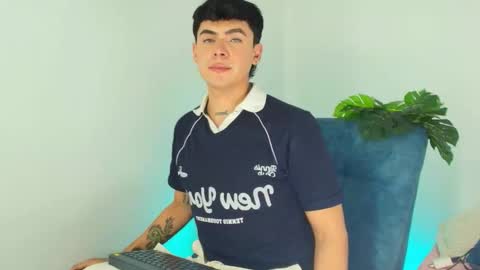 Snapshot of camilo_xcam chatting on December 2, 2025, 8:37 pm CAMILO online show from December 2, 2025, 8:37 pm