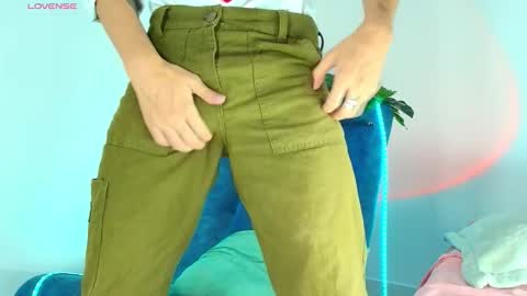 Snapshot of camilo_xcam chatting on December 14, 2025, 8:02 pm CAMILO online show from December 14, 2025, 8:02 pm