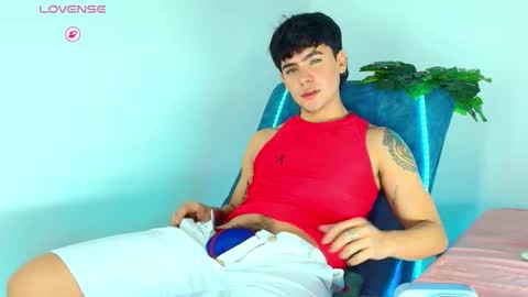 Snapshot of camilo_xcam chatting on December 16, 2025, 10:37 pm CAMILO online show from December 16, 2025, 10:37 pm