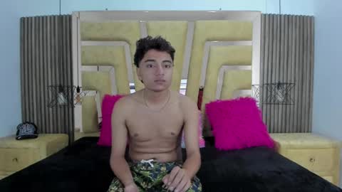 Snapshot of camilowhites chatting on February 27, 2025, 11:26 pm CamilowhiteS online show from February 27, 2025, 11:26 pm