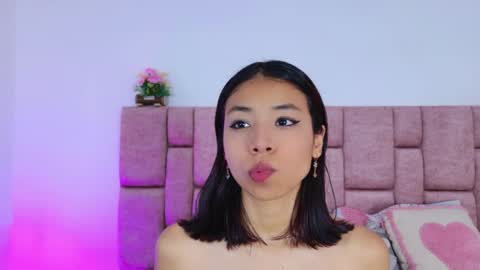 Snapshot of camiluxe chatting on November 19, 2025, 11:54 am camiluxe online show from November 19, 2025, 11:54 am