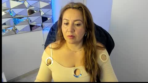 Snapshot of camixxx_m chatting on January 9, 2026, 2:09 pm camixxx_m online show from January 9, 2026, 2:09 pm