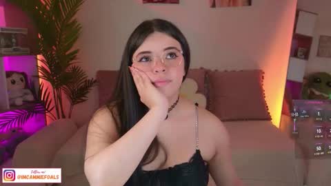   Lets reach 200 thumbs up  online show from October 18, 2025, 3:24 pm