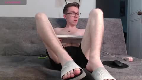 Snapshot of cammykev chatting on March 9, 2025, 3:22 am online show from March 9, 2025, 3:22 am