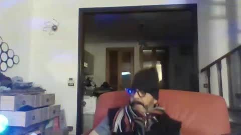 Snapshot of camomilla72 chatting on October 4, 2025, 8:34 am Cristian online show from October 4, 2025, 8:34 am