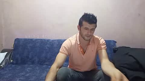 Snapshot of camshow22cm chatting on December 21, 2025, 8:16 pm FREMAN online show from December 21, 2025, 8:16 pm