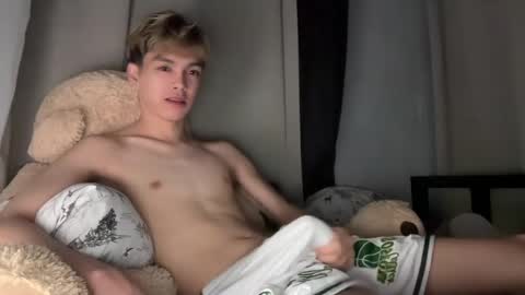 Snapshot of camwithethan chatting on May 4, 2026, 9:49 am Ethan online show from May 4, 2026, 9:49 am