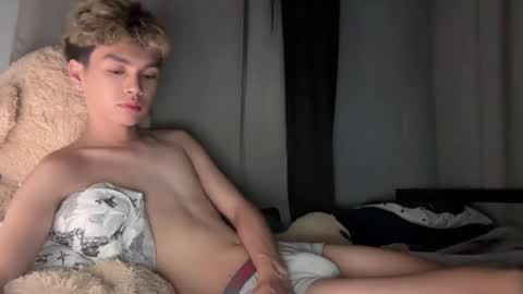 Snapshot of camwithethan chatting on May 8, 2026, 6:46 pm Ethan online show from May 8, 2026, 6:46 pm