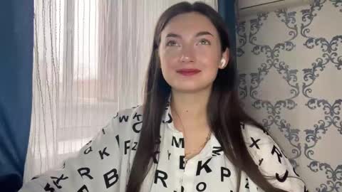 Kate online show from November 20, 2025, 8:25 am