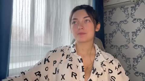 Kate online show from November 28, 2025, 8:17 am