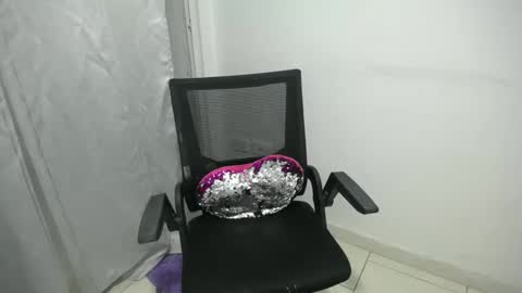 Snapshot of candacesxhot chatting on February 22, 2025, 5:12 am cumorsmooke online show from February 22, 2025, 5:12 am