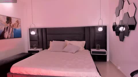  Candanse R  online show from October 18, 2025, 8:20 pm