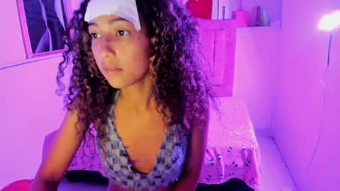 candela_ruiz online show from September 10, 2025, 7:14 pm