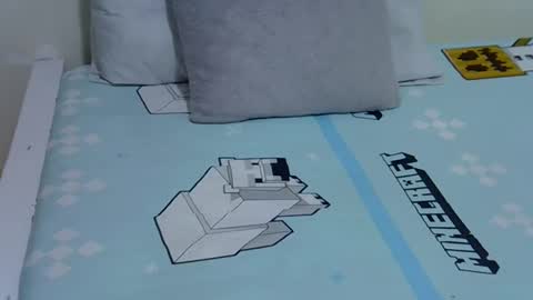 candiemaya online show from October 12, 2025, 8:02 am