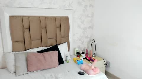 Snapshot of candy5girl chatting on January 15, 2025, 10:35 pm Candy online show from January 15, 2025, 10:35 pm