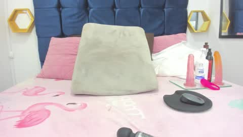 Snapshot of candy_big_tits18 chatting on October 22, 2025, 12:22 am candy_big_tits18 online show from October 22, 2025, 12:22 am