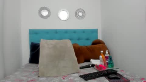 Snapshot of candy_big_tits18 chatting on November 19, 2025, 11:38 pm candy_big_tits18 online show from November 19, 2025, 11:38 pm