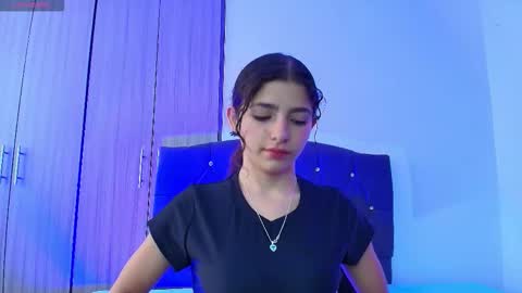 Snapshot of candy_blissx chatting on September 24, 2025, 11:46 am candy_blissx online show from September 24, 2025, 11:46 am