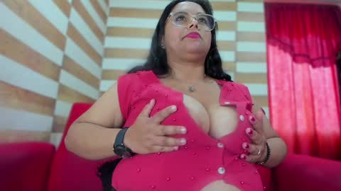 Candy  Brown online show from December 11, 2024, 3:47 pm