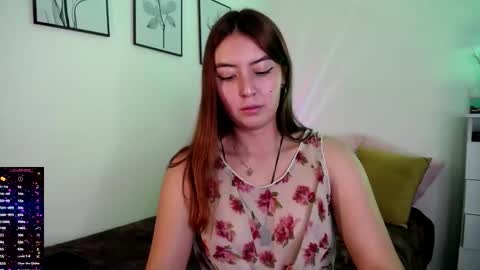 Snapshot of candy_canee chatting on November 6, 2025, 1:17 am online show from November 6, 2025, 1:17 am