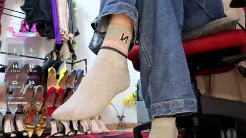 Snapshot of candy_conrad chatting on January 11, 2026, 11:37 am Candy FOLLOW ME online show from January 11, 2026, 11:37 am