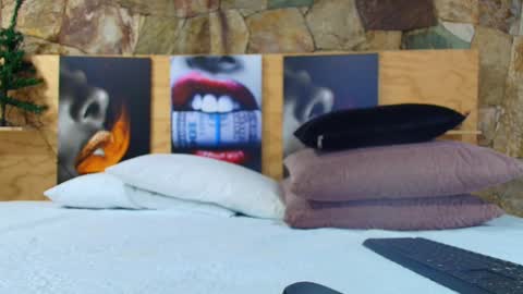 Snapshot of candy_feett chatting on December 17, 2025, 8:04 pm Jolie online show from December 17, 2025, 8:04 pm