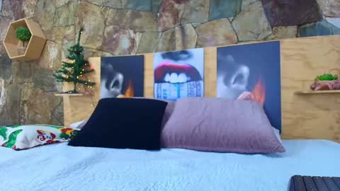 Snapshot of candy_feett chatting on December 20, 2025, 9:27 am Jolie online show from December 20, 2025, 9:27 am