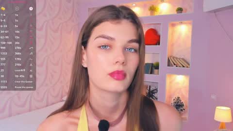 Snapshot of candy_flo chatting on April 10, 2026, 7:02 am Flora online show from April 10, 2026, 7:02 am