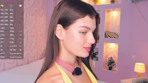 Snapshot of candy_flo chatting on April 16, 2026, 7:09 am Flora online show from April 16, 2026, 7:09 am