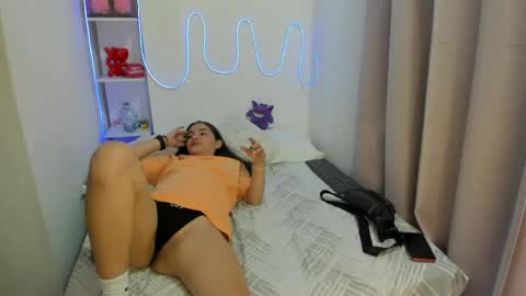 Snapshot of candy_kitty7343 chatting on May 6, 2026, 2:51 am candy_kitty7343 online show from May 6, 2026, 2:51 am