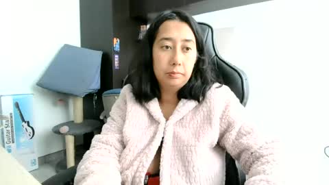 Persefone online show from June 15, 2026, 7:38 pm