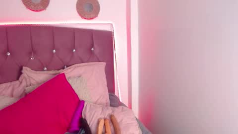 Candy online show from September 30, 2025, 8:25 pm