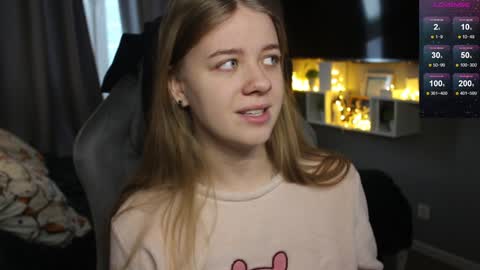 Snapshot of candy_meggie chatting on January 12, 2025, 10:56 am Megan online show from January 12, 2025, 10:56 am