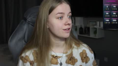 Snapshot of candy_meggie chatting on January 19, 2025, 2:17 pm Megan online show from January 19, 2025, 2:17 pm