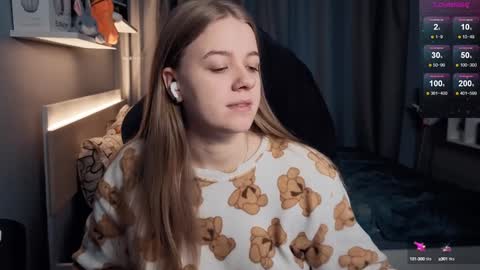 Snapshot of candy_meggie chatting on February 2, 2025, 1:30 pm Megan online show from February 2, 2025, 1:30 pm