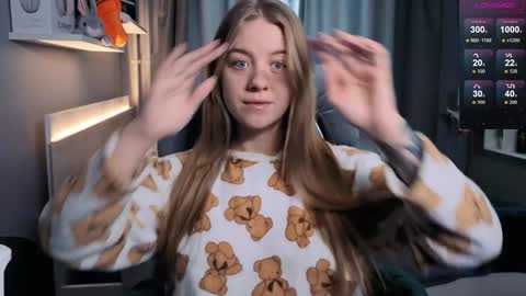 Snapshot of candy_meggie chatting on February 5, 2025, 12:17 pm Megan online show from February 5, 2025, 12:17 pm