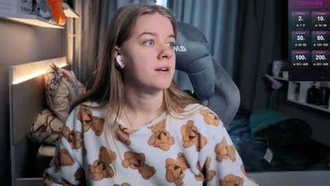 Snapshot of candy_meggie chatting on February 6, 2025, 12:26 pm Megan online show from February 6, 2025, 12:26 pm