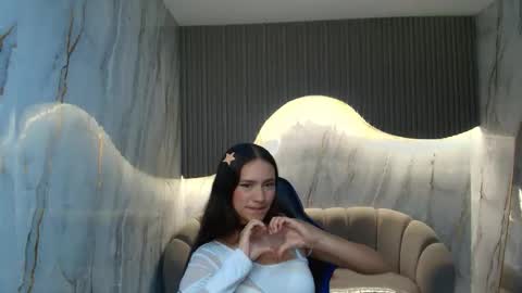 Candy  online show from March 24, 2026, 3:11 am