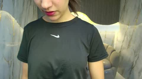 Candy  online show from May 12, 2026, 3:25 am