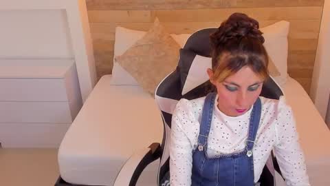 Snapshot of candy_summer28_ chatting on October 28, 2025, 7:16 pm CANDY online show from October 28, 2025, 7:16 pm