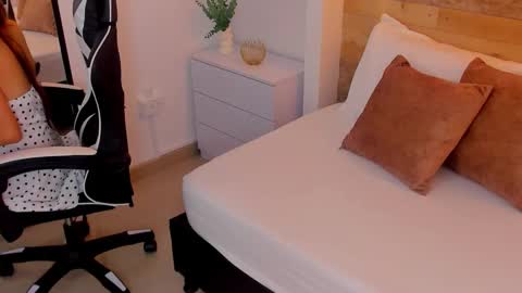 Snapshot of candy_summer28_ chatting on November 21, 2025, 7:23 pm CANDY online show from November 21, 2025, 7:23 pm