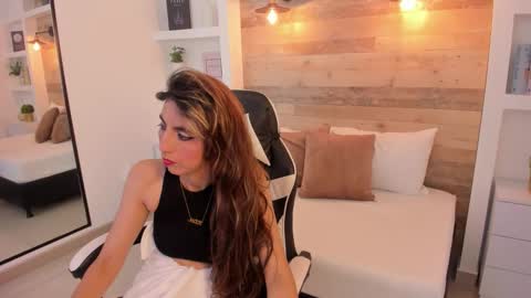 Snapshot of candy_summer28_ chatting on December 16, 2025, 7:19 pm CANDY online show from December 16, 2025, 7:19 pm