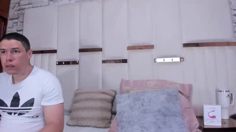 candyandsteven online show from March 22, 2026, 3:32 am