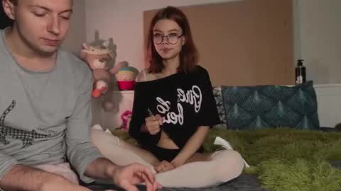 Snapshot of candybeee chatting on December 14, 2025, 11:42 pm candybeee online show from December 14, 2025, 11:42 pm