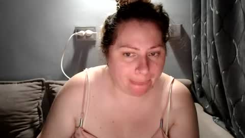Laura online show from July 5, 2026, 5:53 pm