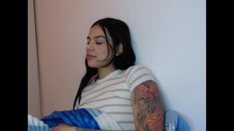 Snapshot of candyfire666 chatting on October 5, 2025, 8:45 am Sara online show from October 5, 2025, 8:45 am