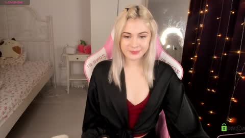 Snapshot of candyhannah chatting on December 9, 2024, 2:39 pm You can call me HH online show from December 9, 2024, 2:39 pm